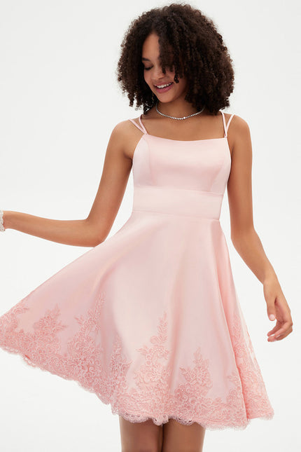 Robe Courte Rose Délicate