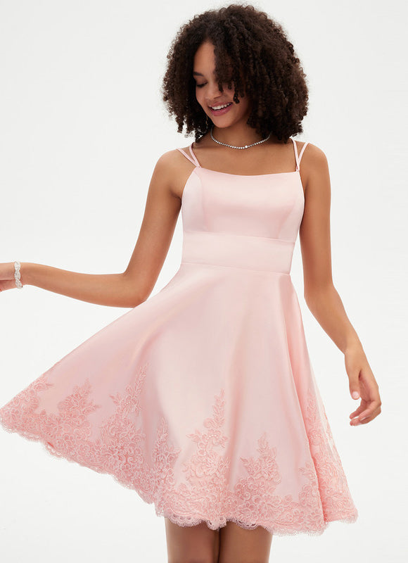 Robe Courte Rose Délicate