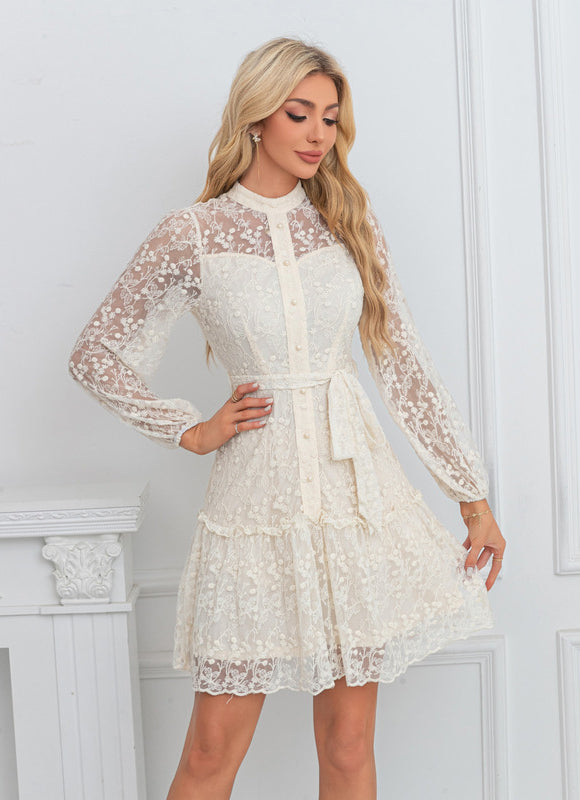 Robe Courte Dentelle Élégante