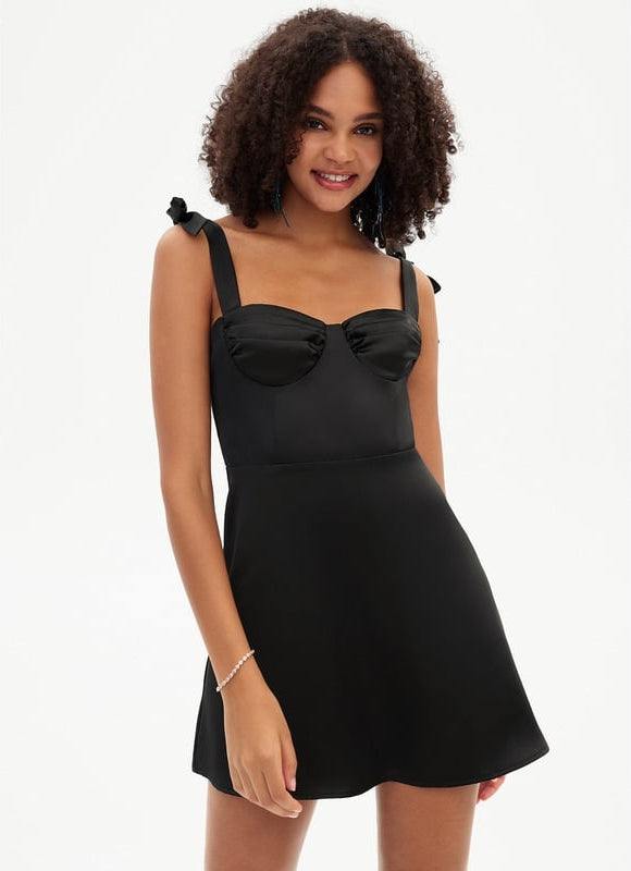 Robe Courte Satin Noire Chic - gallery 6
