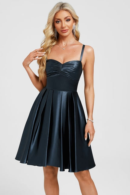 Robe Courte Décolleté Dos