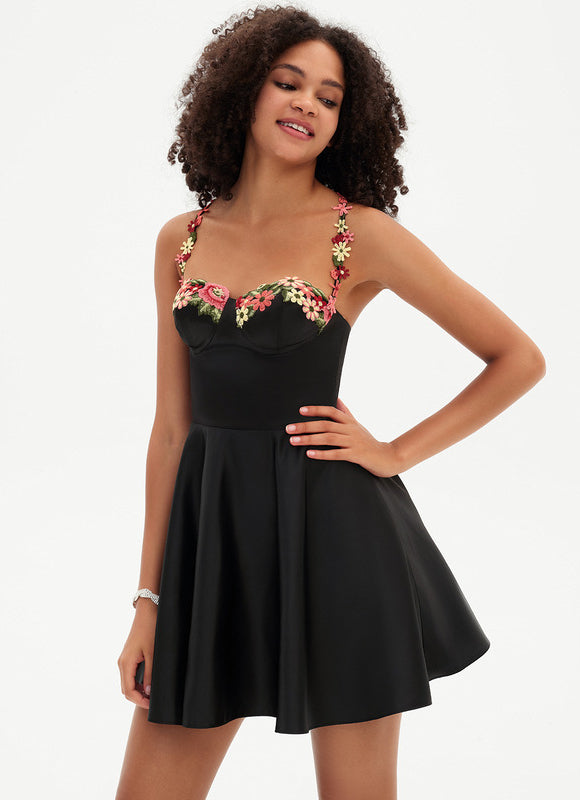 Robe Courte Satin Brodée - gallery 6