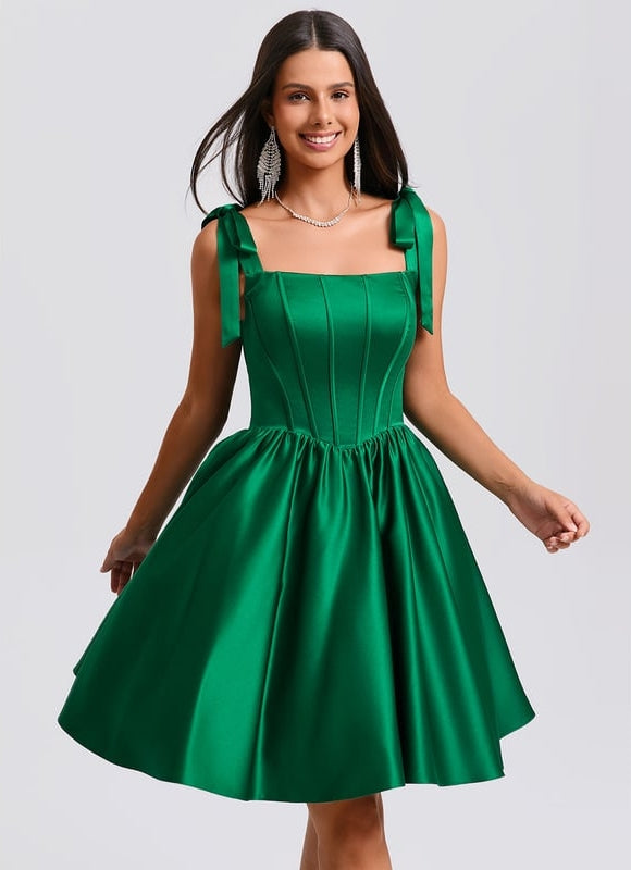 Robe Courte Satin Verte Élégante - gallery 5