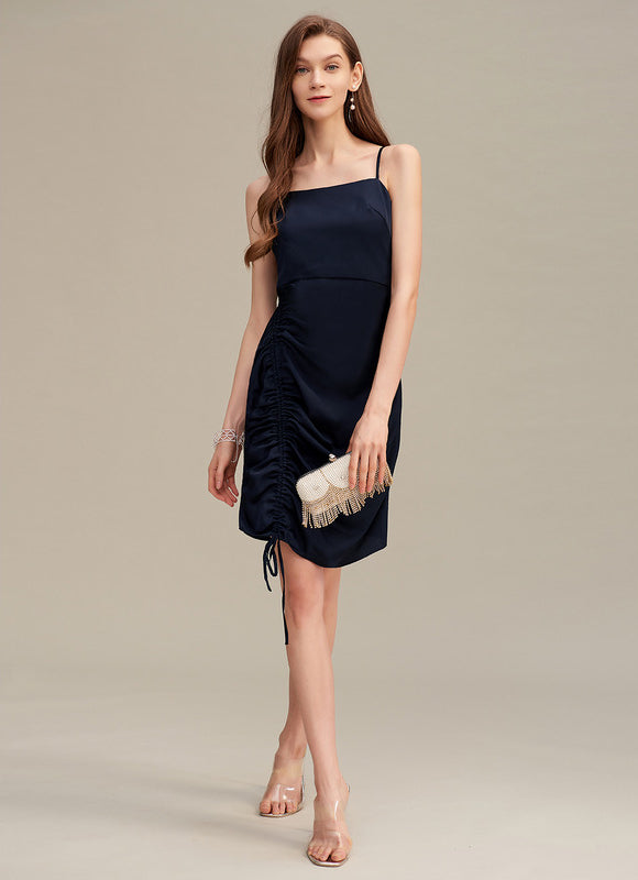 Robe Courte Satin Ajustée