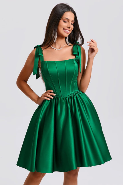 Robe Courte Satin Verte Élégante - gallery 3