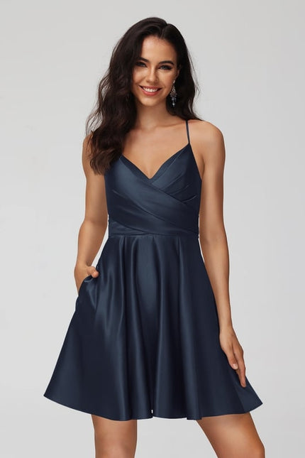 Robe Courte Satinée À Volants