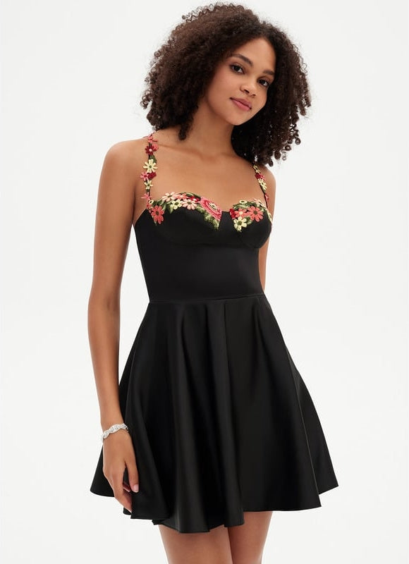 Robe Courte Satin Brodée - gallery 3