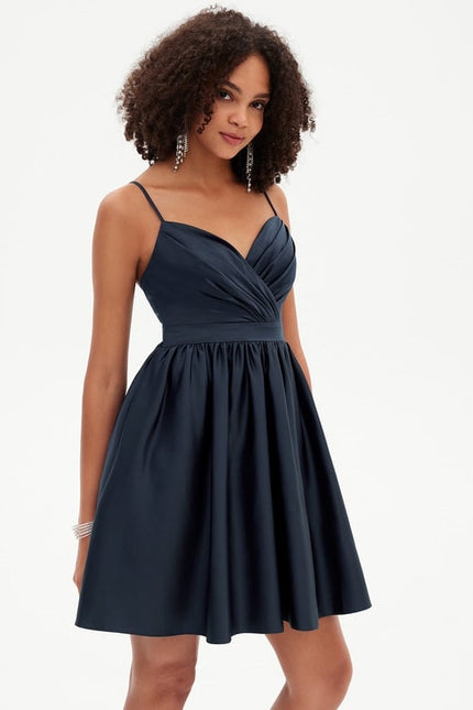 Robe Courte Satinée À Volants - gallery 6