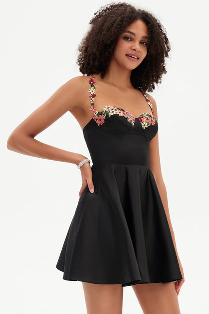 Robe Courte Satin Brodée - gallery 1
