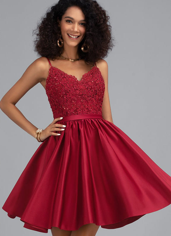 Robe Courte De Bal Satinée Bordeaux