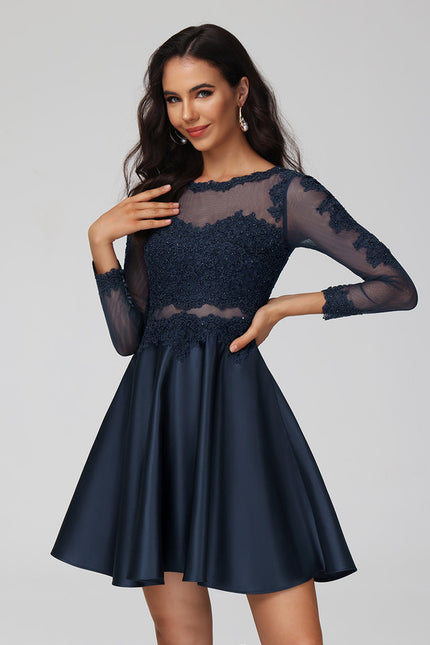 Robe Courte Satin Marine Élégante