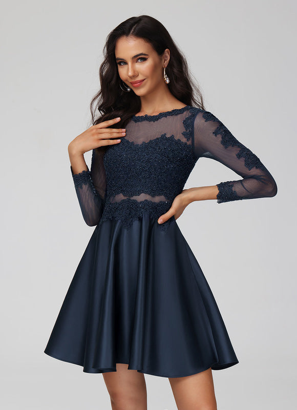 Robe Courte Satin Marine Élégante