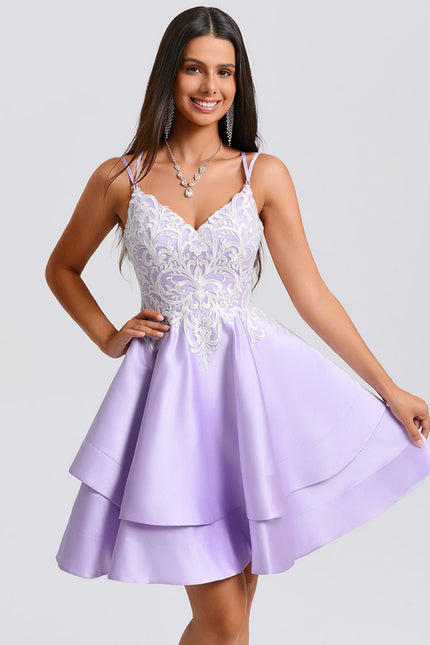 Robe Courte Lilas Élégante