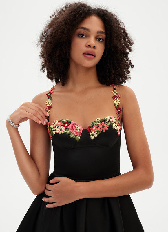 Robe Courte Satin Brodée - gallery 5