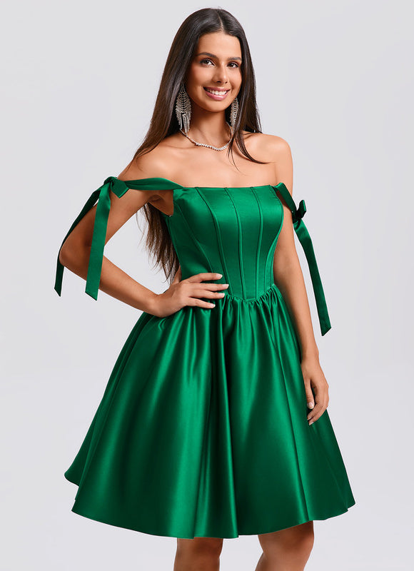 Robe Courte Satin Verte Élégante - gallery 2