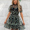 Robe Courte Noire Florale Élégante