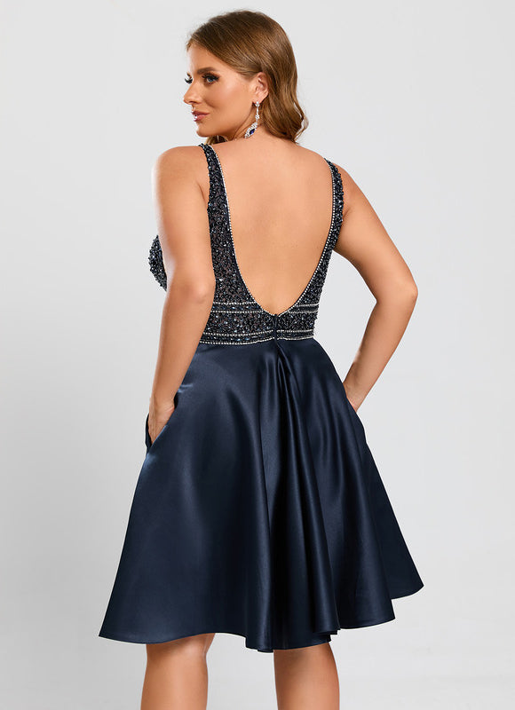 Robe Courte Satinée Marine Avec Perles - gallery 6