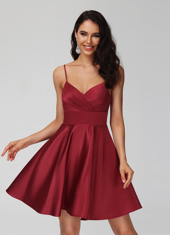 Robe Courte Satinée À Volants