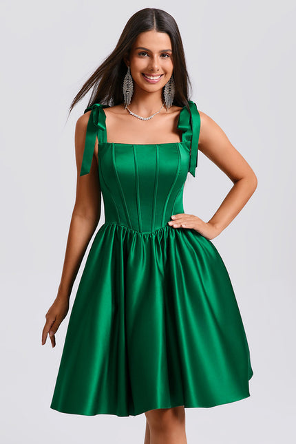 Robe Courte Satin Verte Élégante - gallery 4