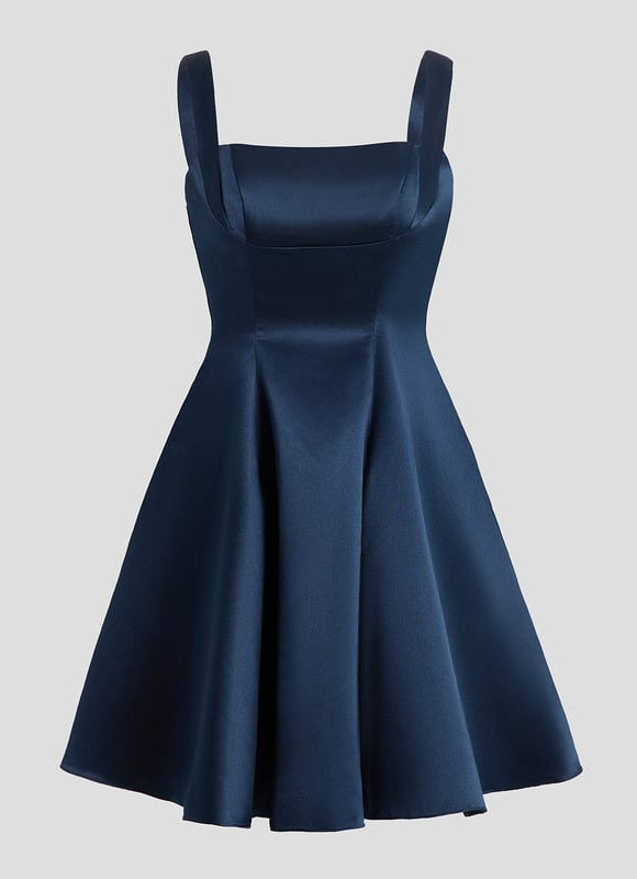 Robe Courte En Soie Chic