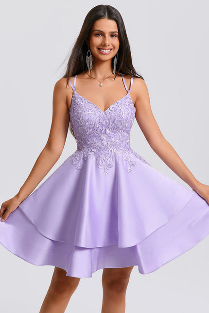 Robe Courte Lilas Élégante