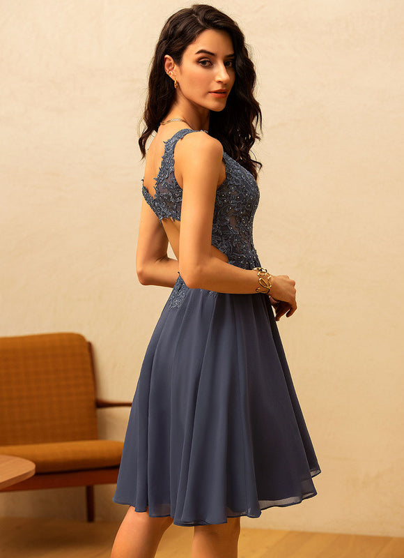Robe Courte Encolure Ajourée - gallery 2