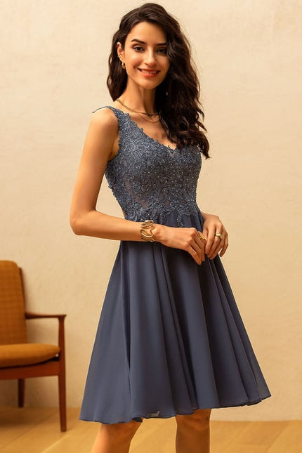 Robe Courte Encolure Ajourée - gallery 4