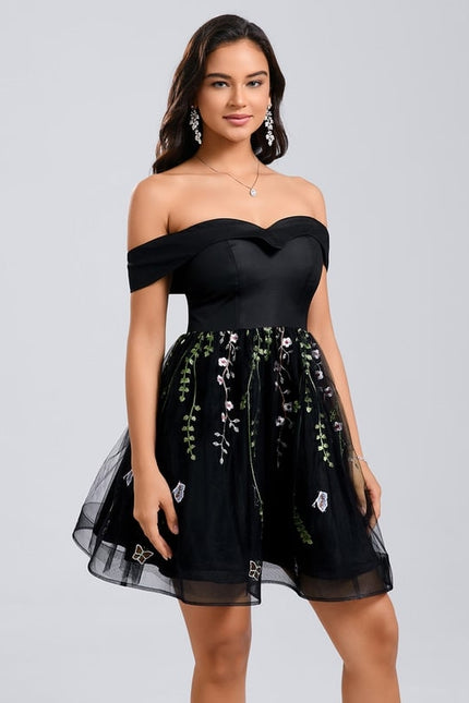 Robe Courte Brodée Noire - gallery 2