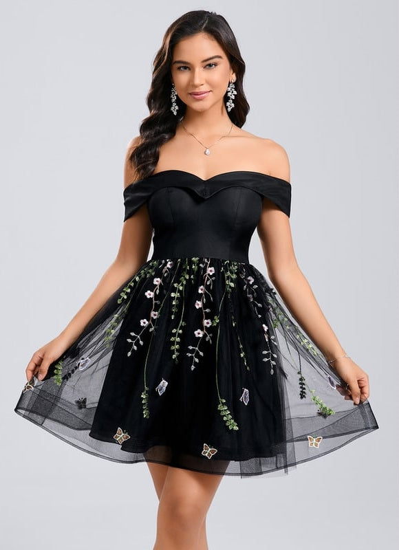 Robe Courte Brodée Noire - gallery 1