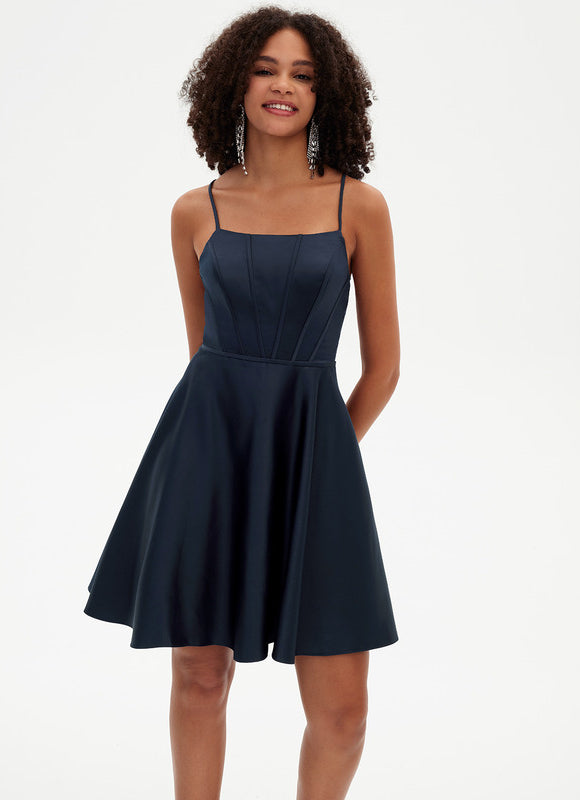 Robe Courte Rose Délicate